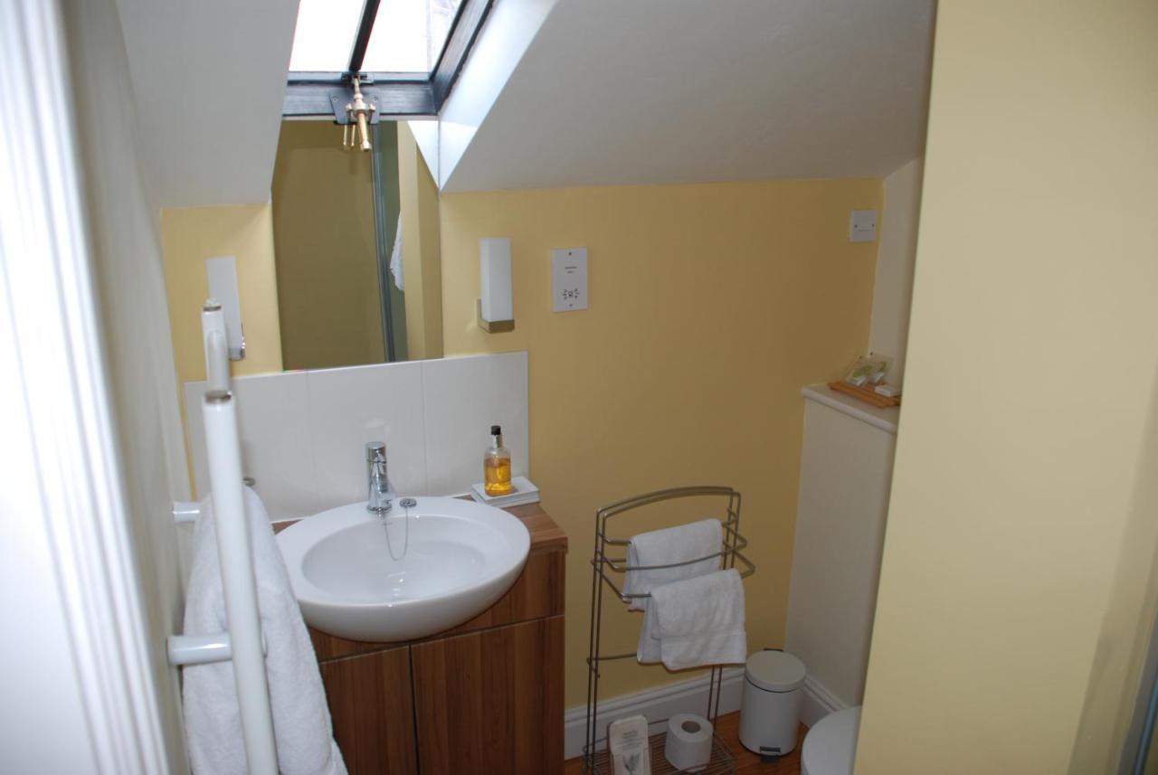 Over Studio Apartment Exterior photo