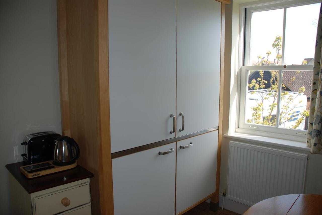Over Studio Apartment Exterior photo